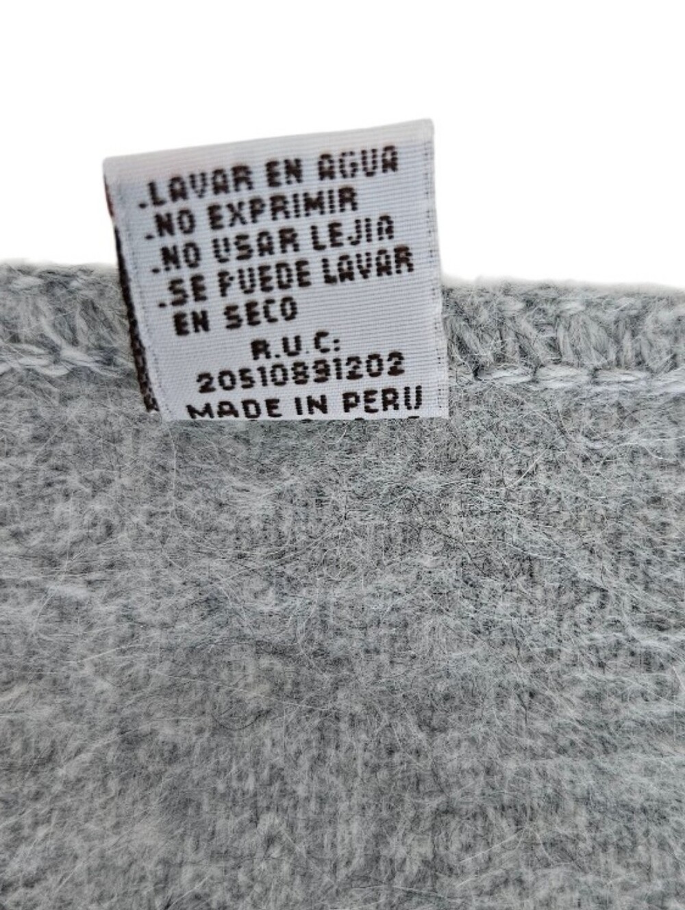Alpaca Camargo Light Gray Fringe Scarf Unisex - Picture 4 of 10